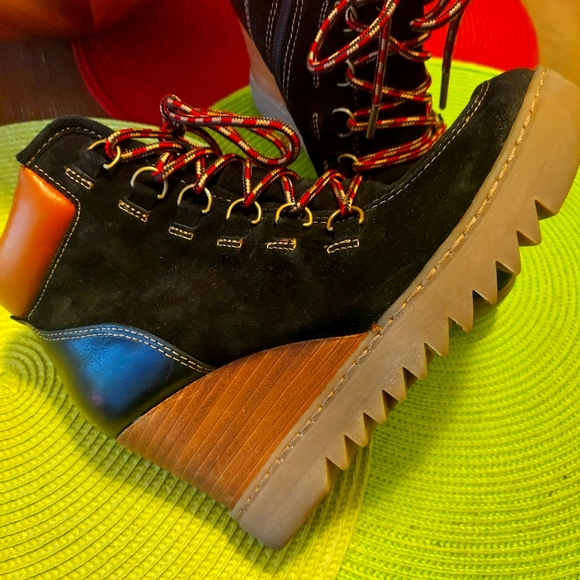 NWOT Sofft Underlyn Lace-up with side zip Boot/Wedge Women's size 7.5 - Picture 8 of 9